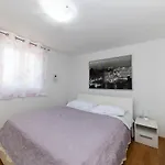 Happy Apartment *